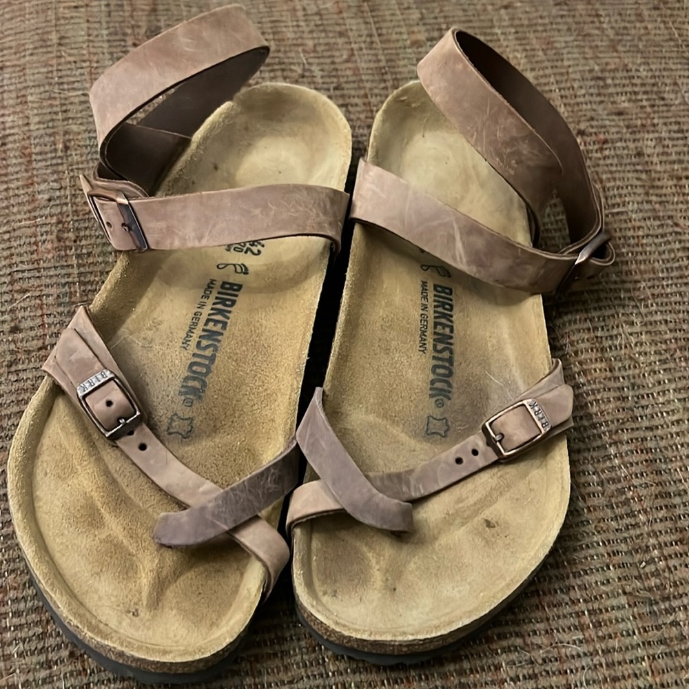 Birkenstock Yara Sandals size 42 mocha